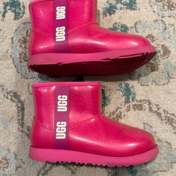UGG Classic Clear Mini Boot in Hot Pink (Dragon Fruit) Girls Size 5 - Picture 2 of 10